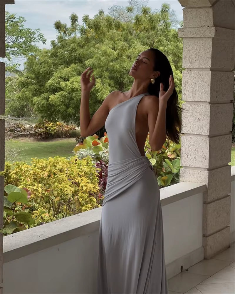 Vestido longo na cor cinza